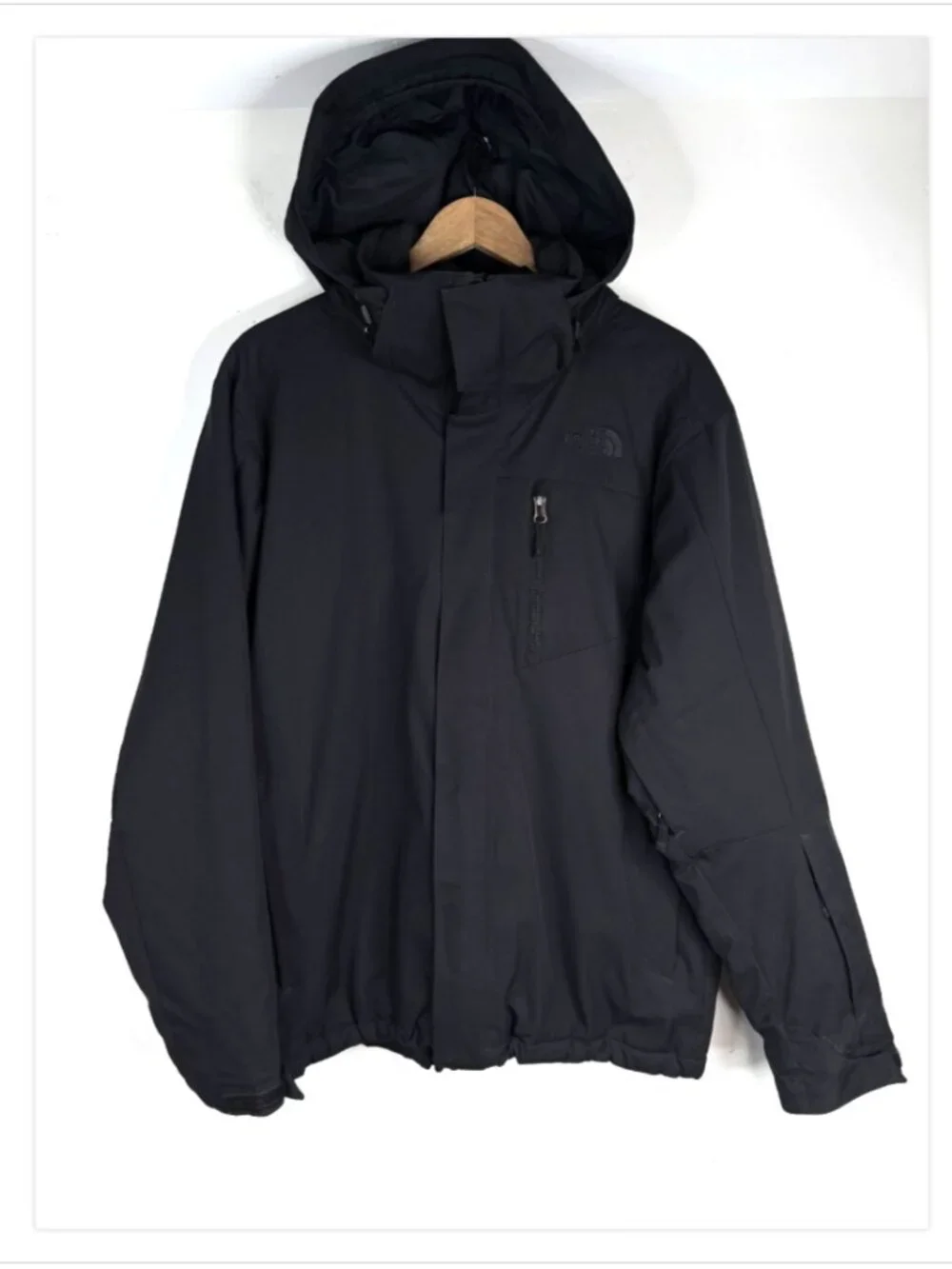 The North Face Mens L Black HyVent Insulated Ski Jacket Hooded Waterproof Coat